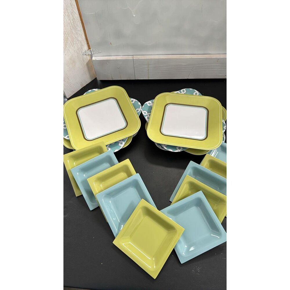 18 Melamine Plates 8 Salad Plates 10 Appetizer Plates Blue White Green